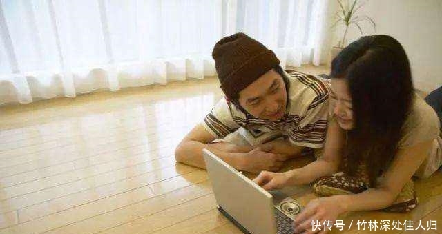 中国游客：为什么日本人都喜欢睡在地板上？导游：你应该想不到！