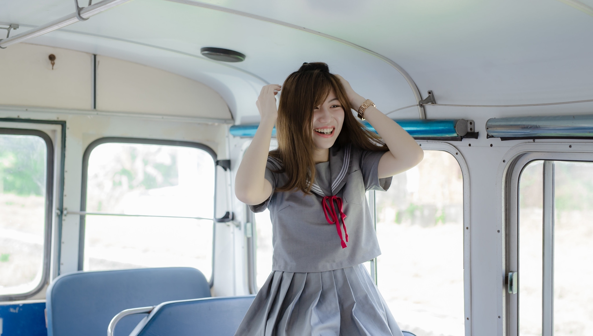  [写真]美女写真图集第56期：靓丽美女林温蒂校服写真上