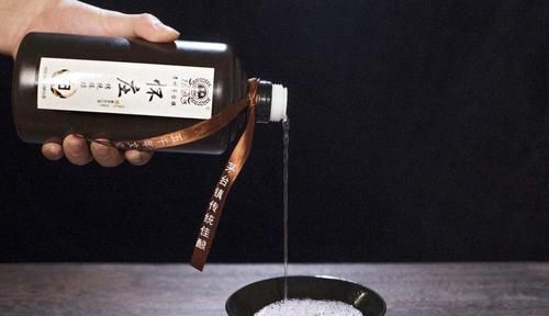  「勾兑」那10几元一瓶的牛栏山和红星二锅头，这么便宜，到底是不是勾兑酒