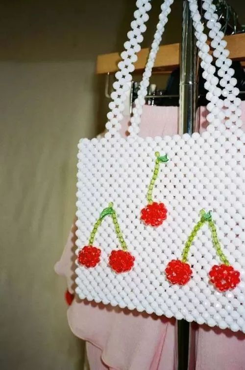 配饰 马思纯背上土味串珠包，这土味你背吗？