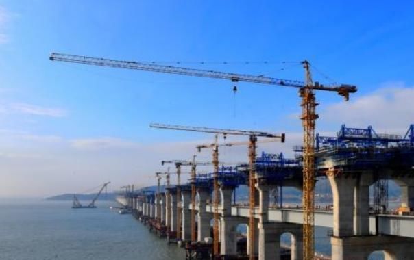 中国将250万吨水泥倒入海底，让西方国家摸不着头脑，到底要干啥