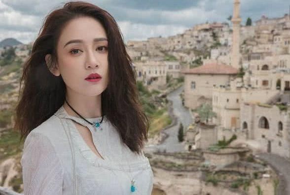 「画面感」陈乔恩艾伦确定恋爱,两人定情一吻画面感人!谁注意陈爸爸表情?