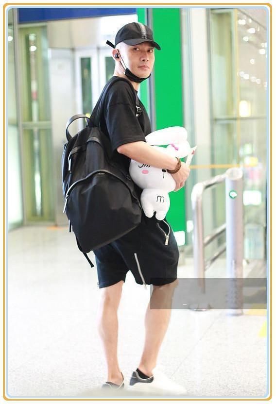 当40岁聂远穿大裤头撞上30岁张继科，网友：腿部差距也太尴尬了吧