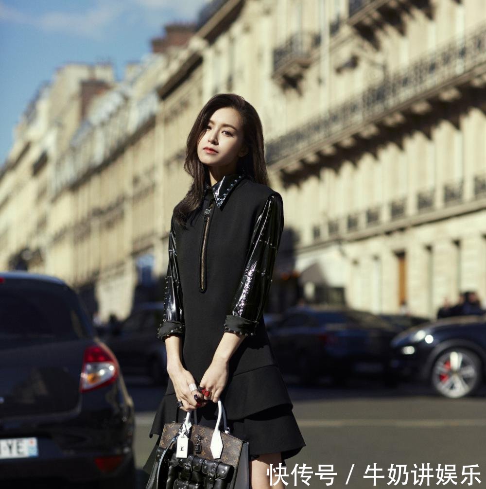 文咏珊穿开叉裙现身, 却被吐槽“五五身段”网友: 再性感也没用!