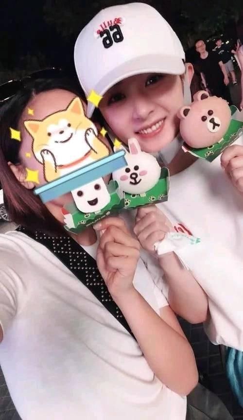 赵丽颖原来是吃胖了？接连三天出席活动力破怀孕传闻