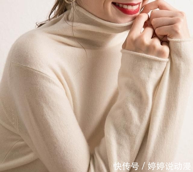  「V领羊绒衫」冬天毛衣最全搭配法：今年你的羊绒衫一定要这穿