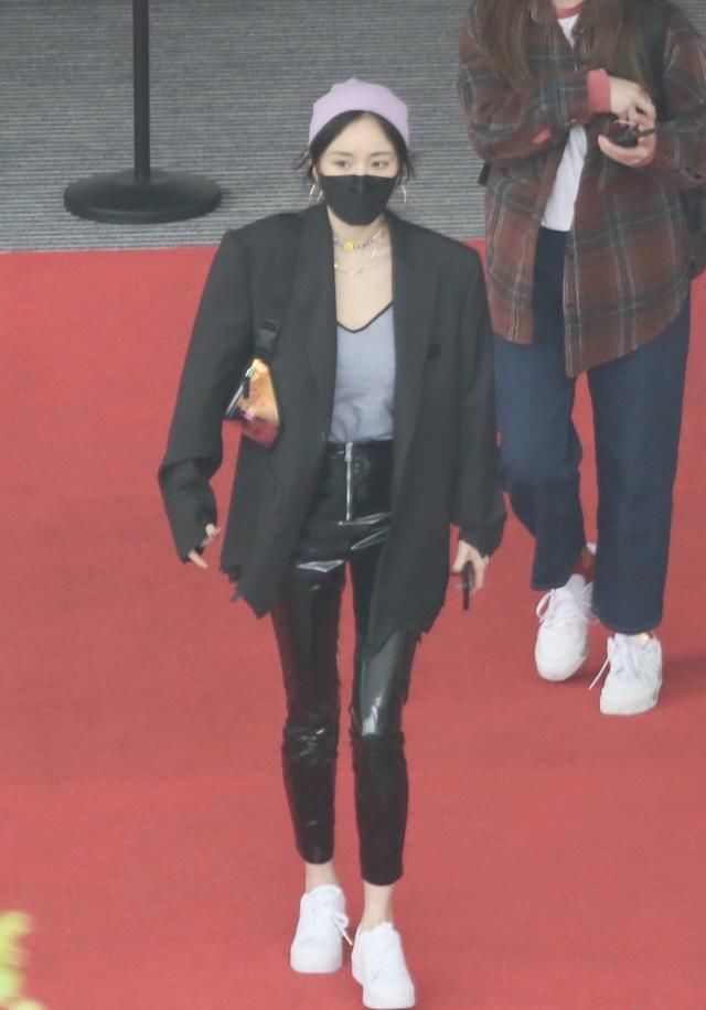  『好看』春季卫衣如何搭配才好看？我怕你看完，追着问我要链接！