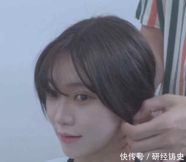  大妈■卷发太土像大妈？推荐给你4种减龄妙招，让你美到没朋友