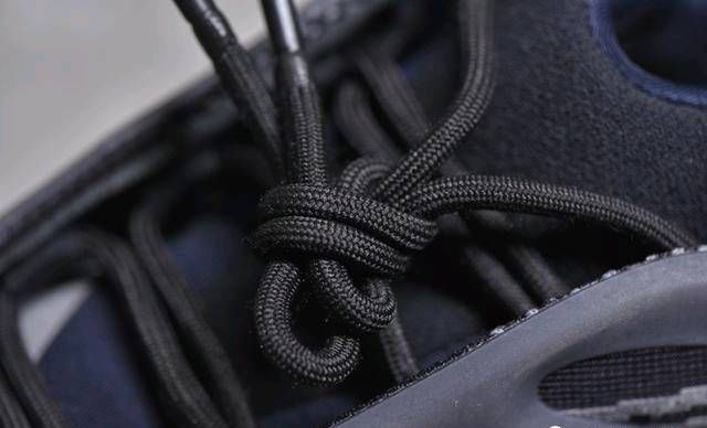 『椰子』Yezzy 700v3黑色灵魂,椰子值多少钱?