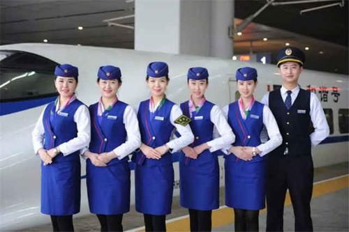  高铁：外国人提出疑问：为什么中国高铁不走直线非要绕弯？看完