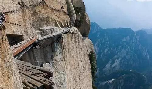 世界第一险,华山长空栈道仅看照片就觉得腿软,爬上去的人说以后