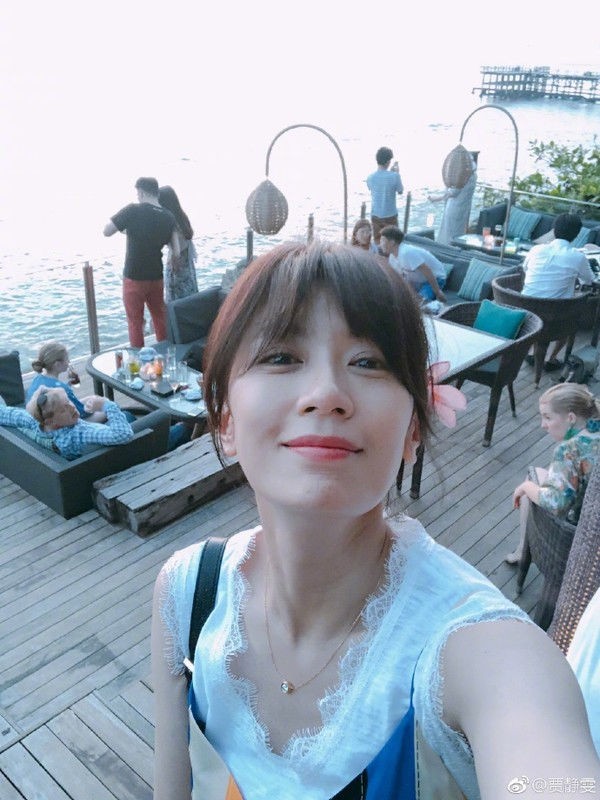 42岁贾静雯颜值有Bug了？原来这个地方有道纹真的会显老