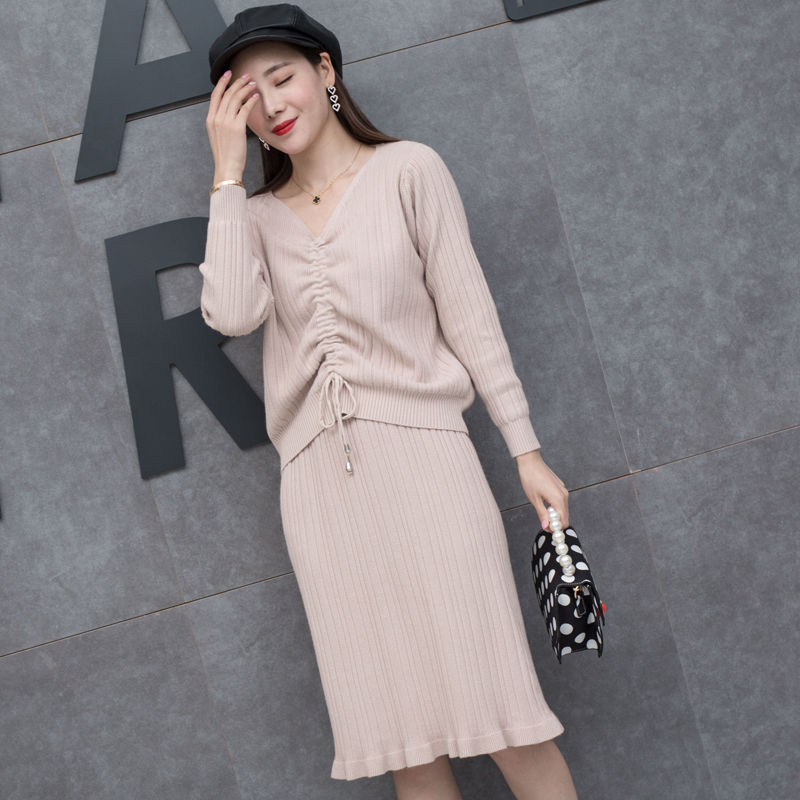 款式“顶级”洋气的女裙，价钱不贵巨有范，女人穿着美翻一条街