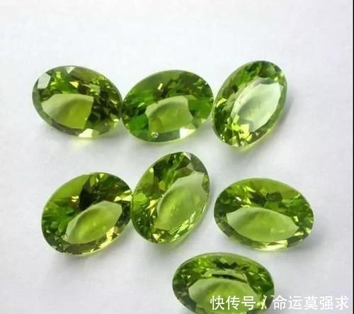 蓝色:便宜又不俗,这些宝石最适合踏青出游
