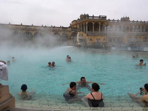 获得诺贝尔奖最多的国家，最支持中国人，四周不临海却最会玩水！