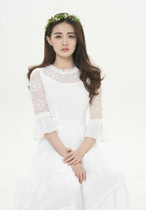 徐璐真会玩，把一个帐篷提在手上，网友：此包必火！