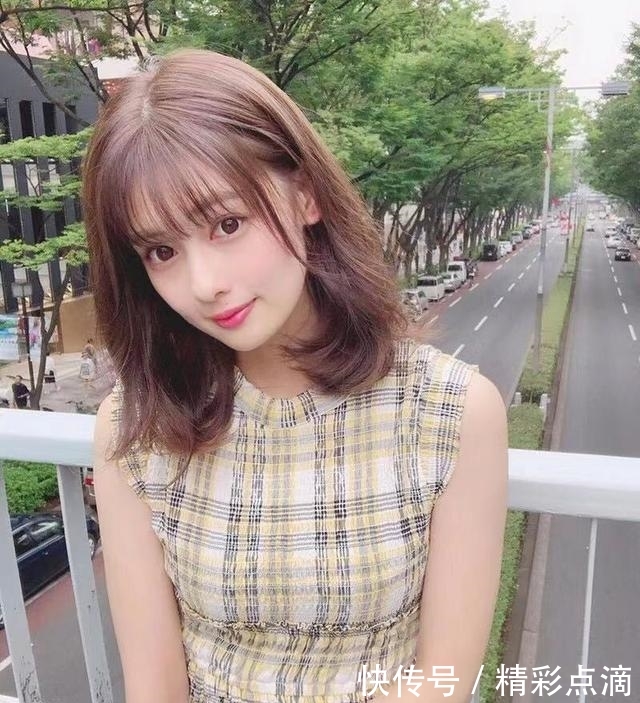  『时髦』今冬流行“逆龄”款发型，越剪越显小，时髦卷发造型更百搭