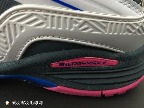 不止稳定更要舒适！胜利P8510球鞋测评