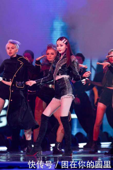 热巴东方卫视跨年