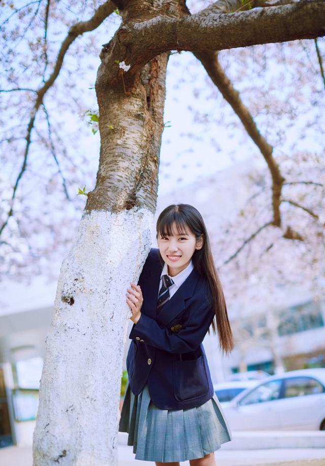  『镜头』校园风人像摄影，女生可以这样摆姿势，用相机记录纯真美好的记忆