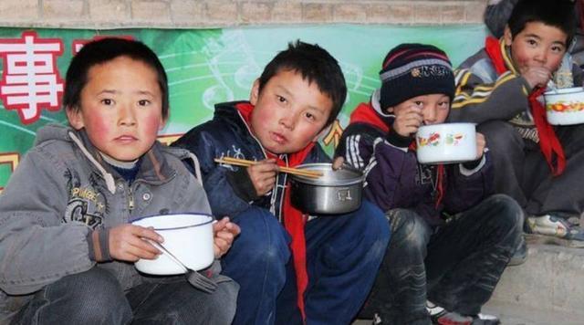 在农村孩子的一日三餐都吃啥?看完才知道城里