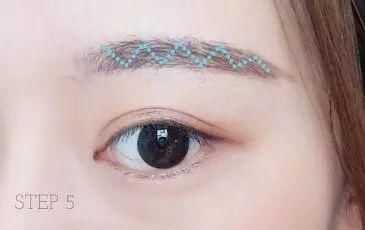 有颜值有身材有爱情，31岁的军嫂张馨予这次赢了