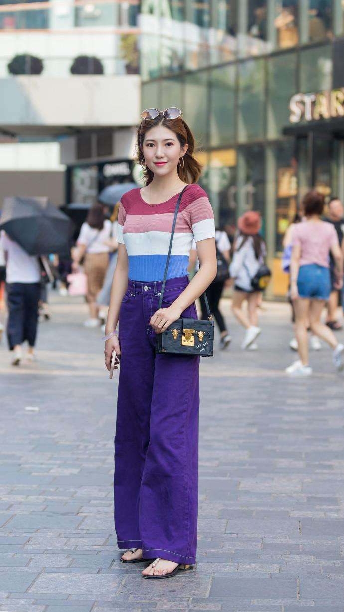 简洁大方的搭配单品, 更能为你增添自信的魅力!