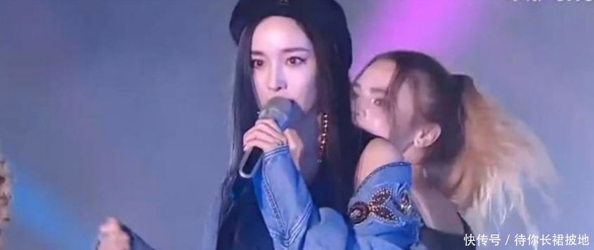 跨年晚会迪丽热巴节目