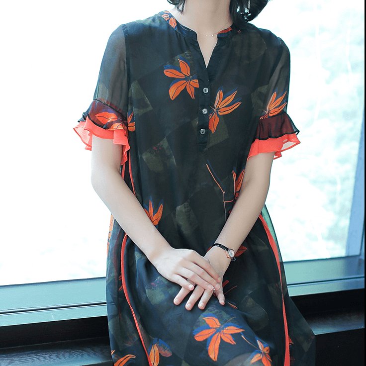 终于找到!比旗袍更高贵的早秋裙，53岁妈妈穿，彰显气质女人味