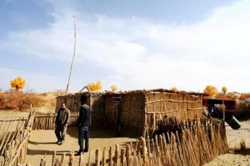 我国住在沙漠中的村庄，地图上没有，连政府都找了30年！