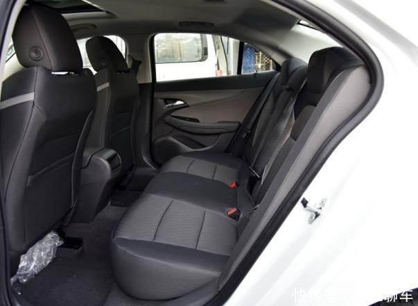 新迈锐宝上市降6万,买迈腾的车主后悔了!1.5T