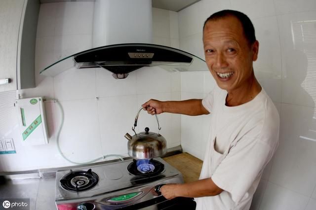 农村沼气池荒废不用？看完以下4点，你就懂农民为何有便宜也不占