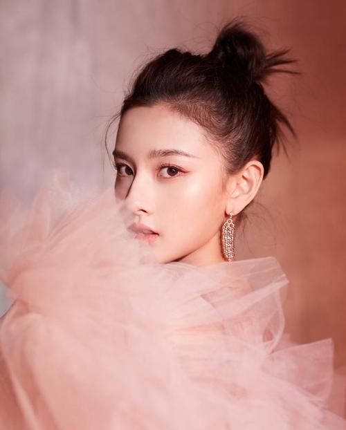 有多强■宋祖儿到底有多强？王俊凯吴磊刘昊然，我的墙头都被她收集齐了