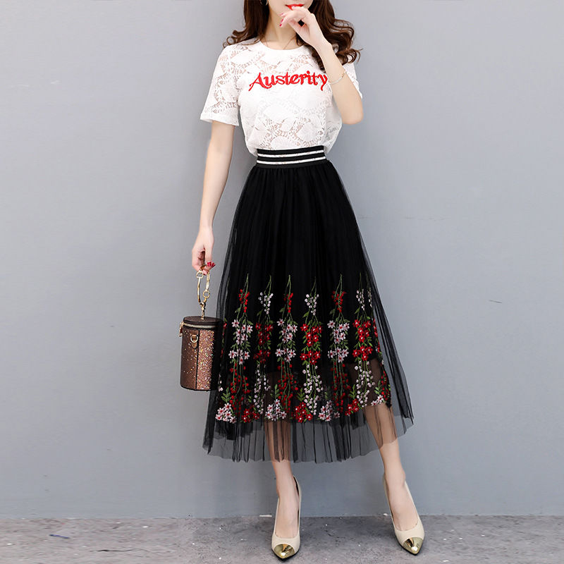 比丝袜好看百倍的显瘦裙，立秋后就流行这么穿，你别傻傻不知道