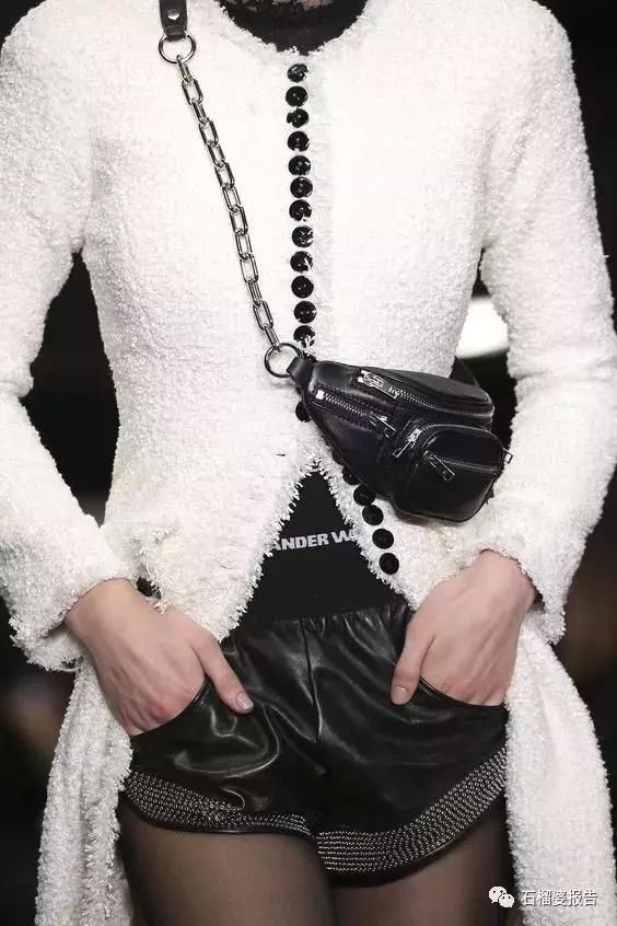 不一定要买大牌，最酷的小姐姐都在背这只包