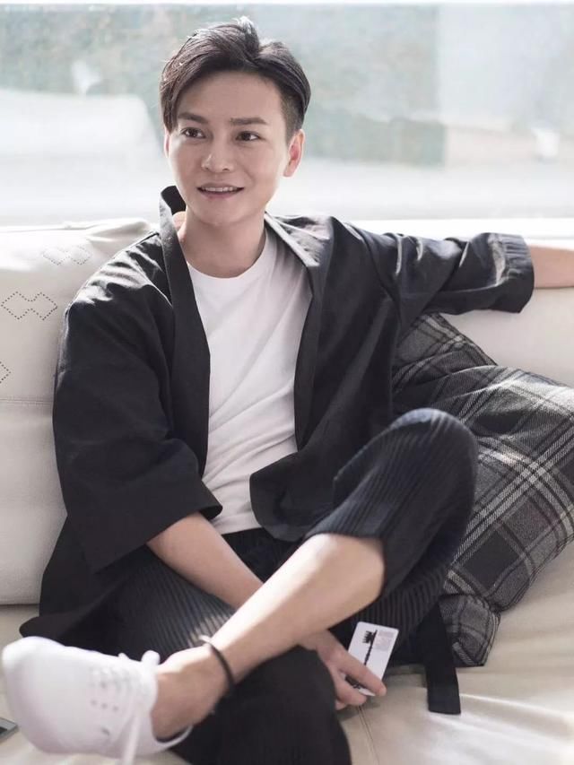 唐嫣的头发梳不起来？顺滑无敌手一刻别想停留！