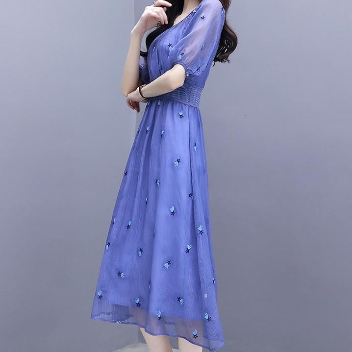 聚会一定要挑款，得体精致，显身材的连衣裙，想不艳压群芳都难