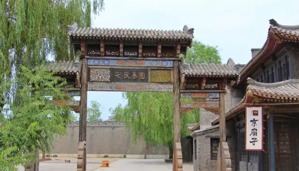  电视剧：一部部经典的电视剧在“飞腾影视城”里诞生，谱写出动人的旋律和伟大的篇章