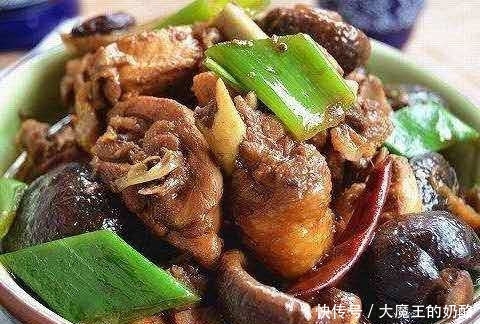  [小鸡炖蘑菇]北方妈妈常给孩子吃的菜，补充营养，喷香下饭，增强抵抗力身体棒