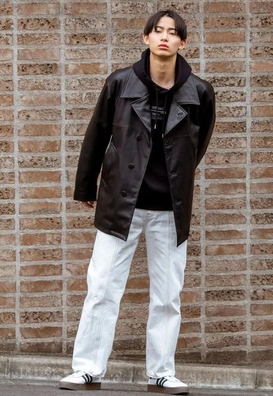  最常见■皮衣夹克是型男的基本品类 怎样穿才引人注意？