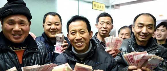  内行人|为何每年农民工的工资都在二十八、二十九发？内行人“一