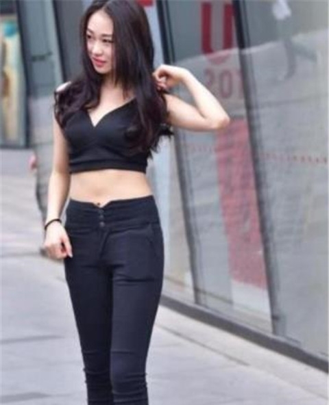 【 气质】仙女般的气质,尽显青春迷人气息,街拍:可爱性感的小姐姐