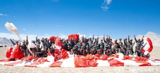  「政治工作」26名政治工作干部伞降昆仑