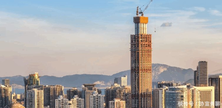 厦门该建筑物烂尾14年, 现如今大变身, 339米成为福建省最高的大