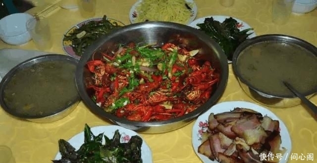 鱼塘|乡下堂哥家鱼塘钓龙虾, 新鲜的猪肝pk青蛙做饵
