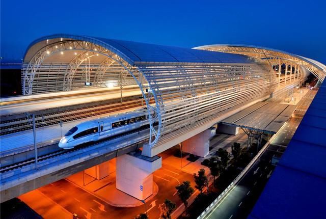  至少■高铁跑一趟的成本是多少？看过之后，网友：难怪高铁能亏4