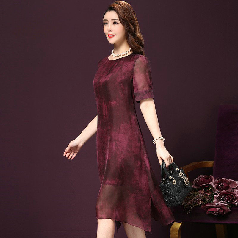 这裙子不简单，很精致!“假两件”改良旗袍，60后穿迷倒一条街