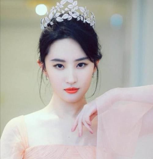  『女人』这4种“眼型”的女人，一般颜值都不低，特别是第1种，不是很常见！