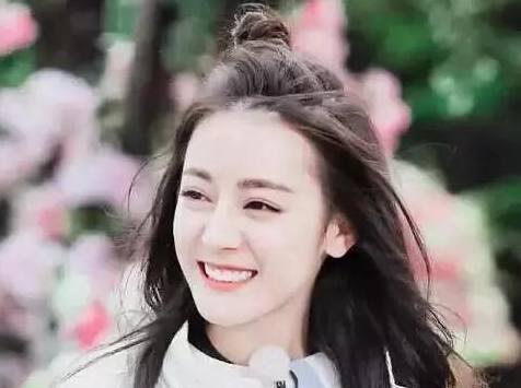 娱乐圈中的大美人迪丽热巴:东方精灵,魅惑迷人