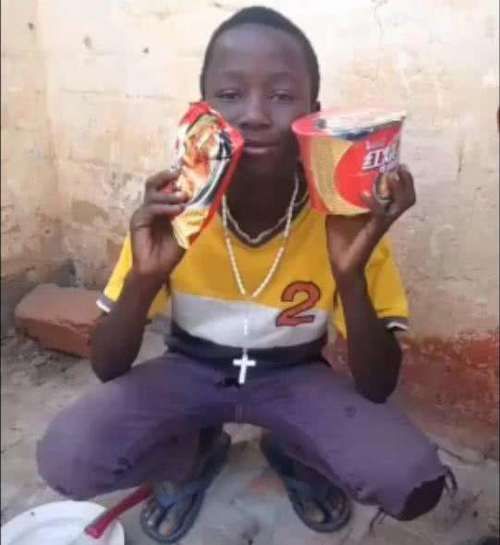  非洲@中国的泡面在非洲火爆到什么程度？非洲小哥：能当钱用！